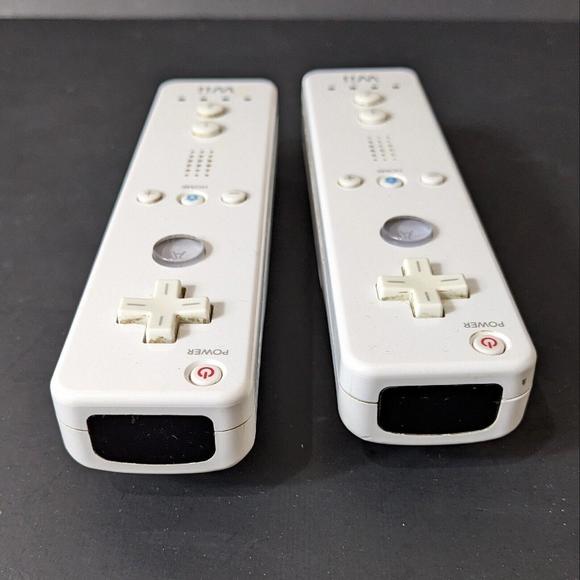 Genuine Nintendo Wii Wireless Remote Controllers OEM (Lot of 2) Tested Working - Picture 8 of 12